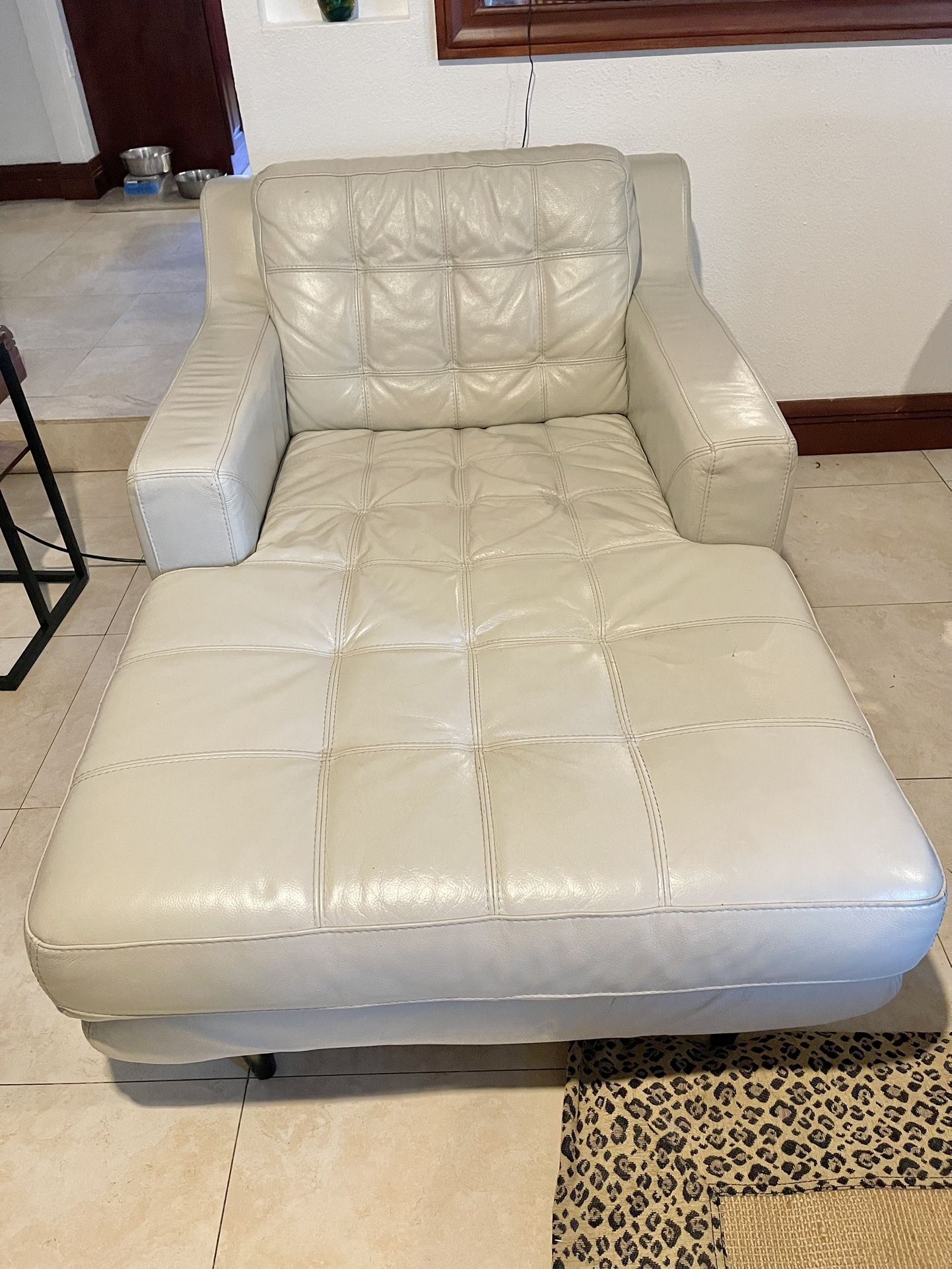 Leather Chaise Lounge
