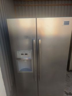 Frigidaire Refrigerator 