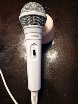 Ion microphone