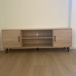 70 Inch Oak TV Stand