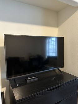 VIZIO 40” TV