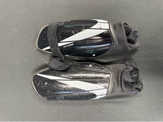 Nike Youth Large Soccer Shin Guards