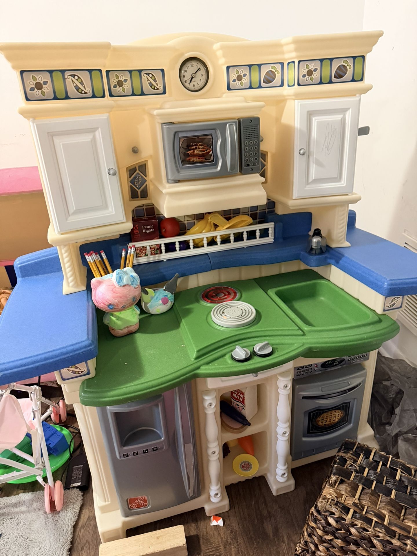 Toy Kitchen With Additional Toys