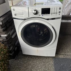 Whirlpool Washer And Dryer Both Electric 