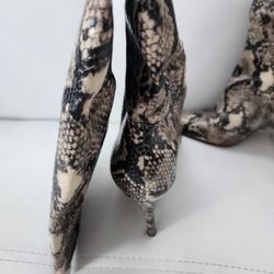 High Heel Boots Snake Skin 7.5 Size