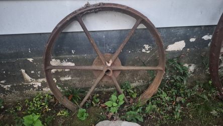 Antique Cast Iron Spoke Wheel