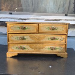 Old, antique looking jewelry box 