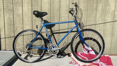 Schwinn,  Mesarunner,  Size Frame 21” Tires 26” Ready To Ride