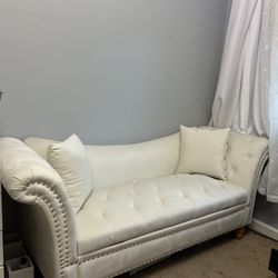 Velvet sofa stool with 2 pillows in beige