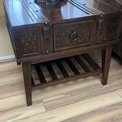 End/side table Moving Sale **
