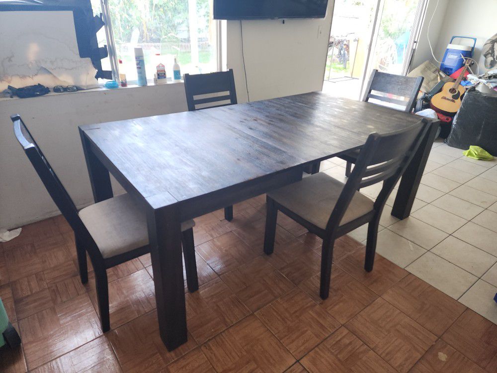 Dining Table w/ Table extension