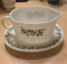 Pyrex Crazy Daisy gravy boat and dish
