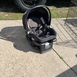 Graco Car seat Snugride 4 To 35 Lbs Expires 2029