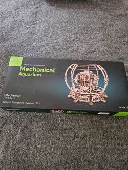 UGEARS Mechanical Aquarium