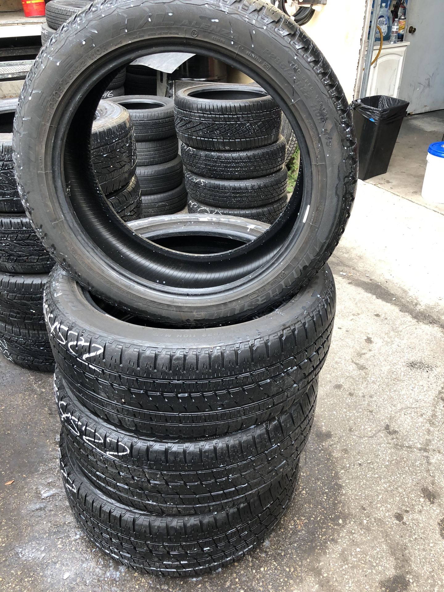 285/45/22
