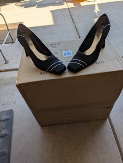 Black Shoes With Rhinestones