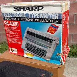 Electronic typewriter 