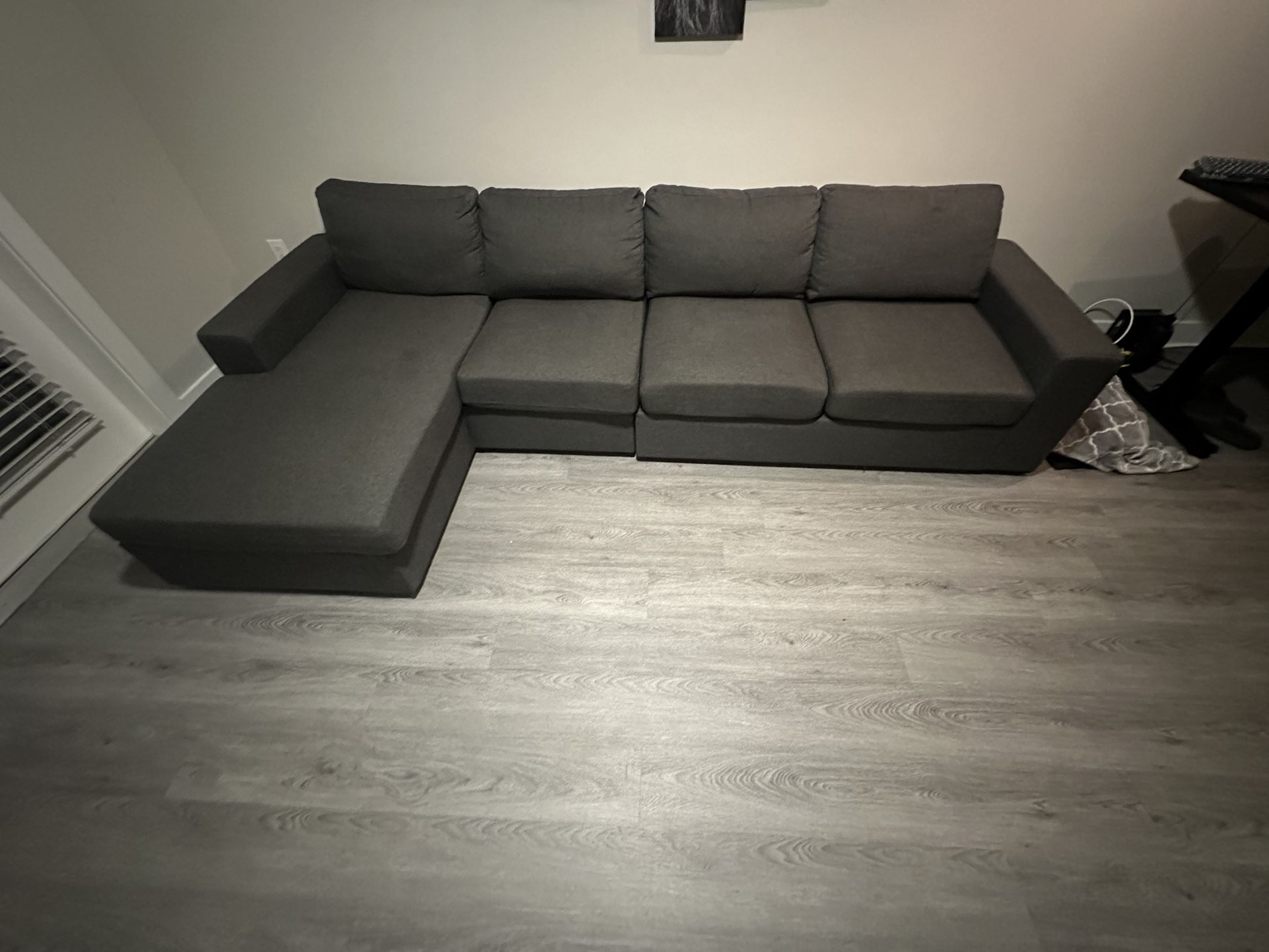 120” Sectional Couch W/chaise