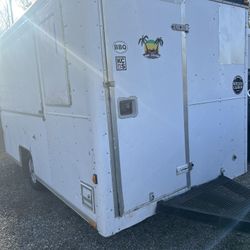 Food Trailer 