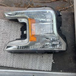 2018 Ford F150 Passenger Side Headlight