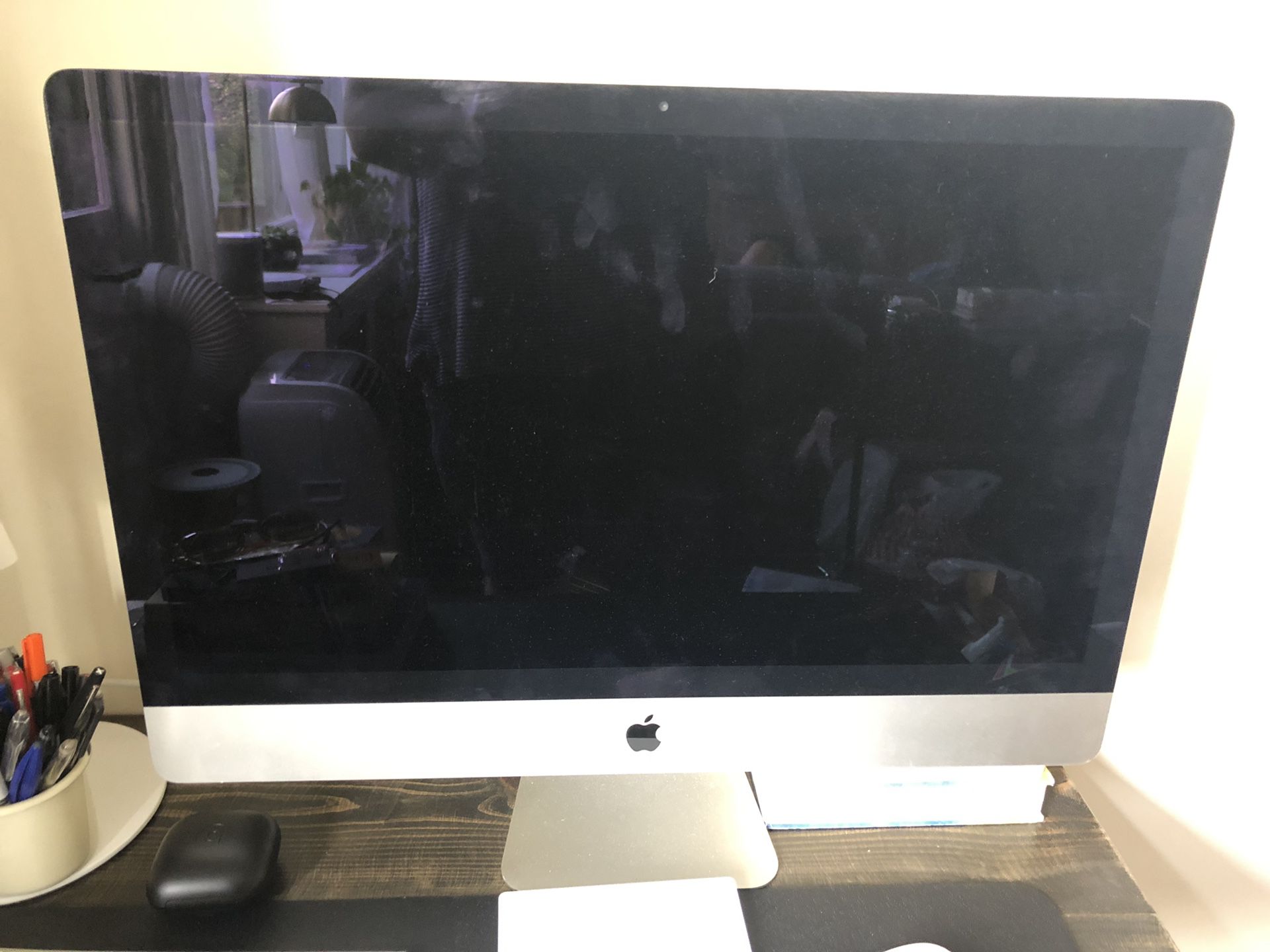 iMac - 27 inch with trackpad, mouse and keyboard