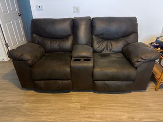 Dual recliner couch power