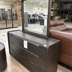 Solid Wood 6 Drawer Dresser With Mirror 