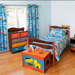 Boys Bedroom Set (Trucks)