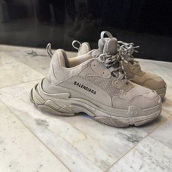 Balenciaga Triple S, Beige, excellent condition, rare color, Size 44