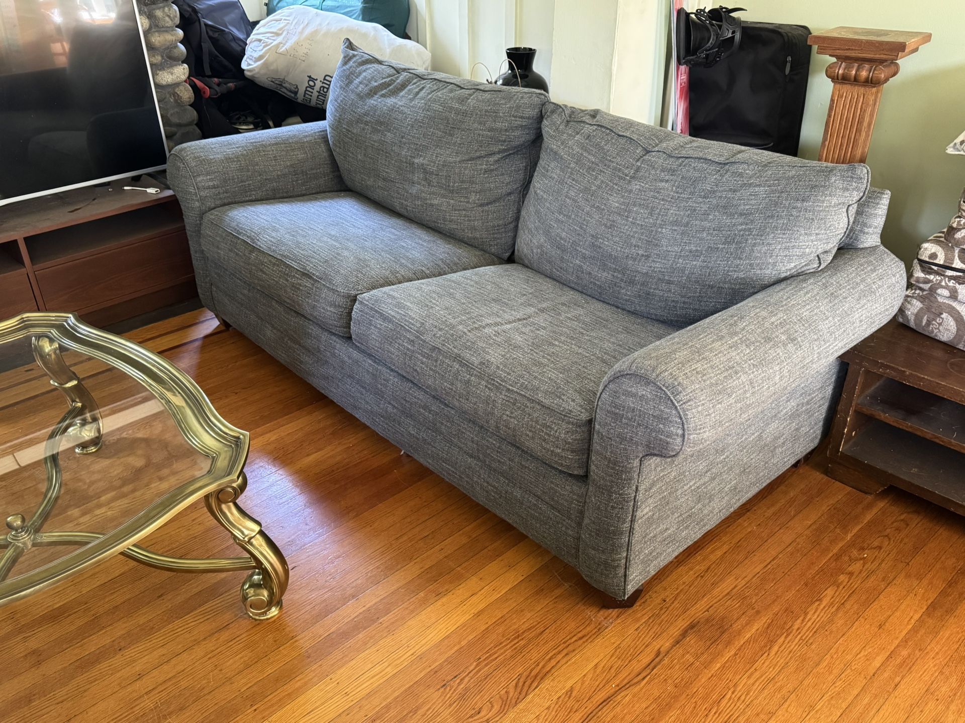 Large Couch (futon)