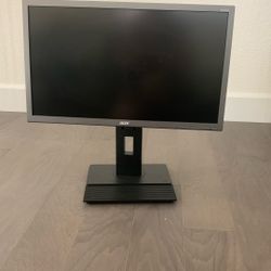 Computer Monitor, Excellent Condition $25 Ea or Best Offer