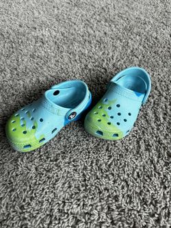 Crocs Size 8 toddler