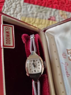 Old NEW Stock Elgin Ladies 14k Gold 21 Jewels Watch