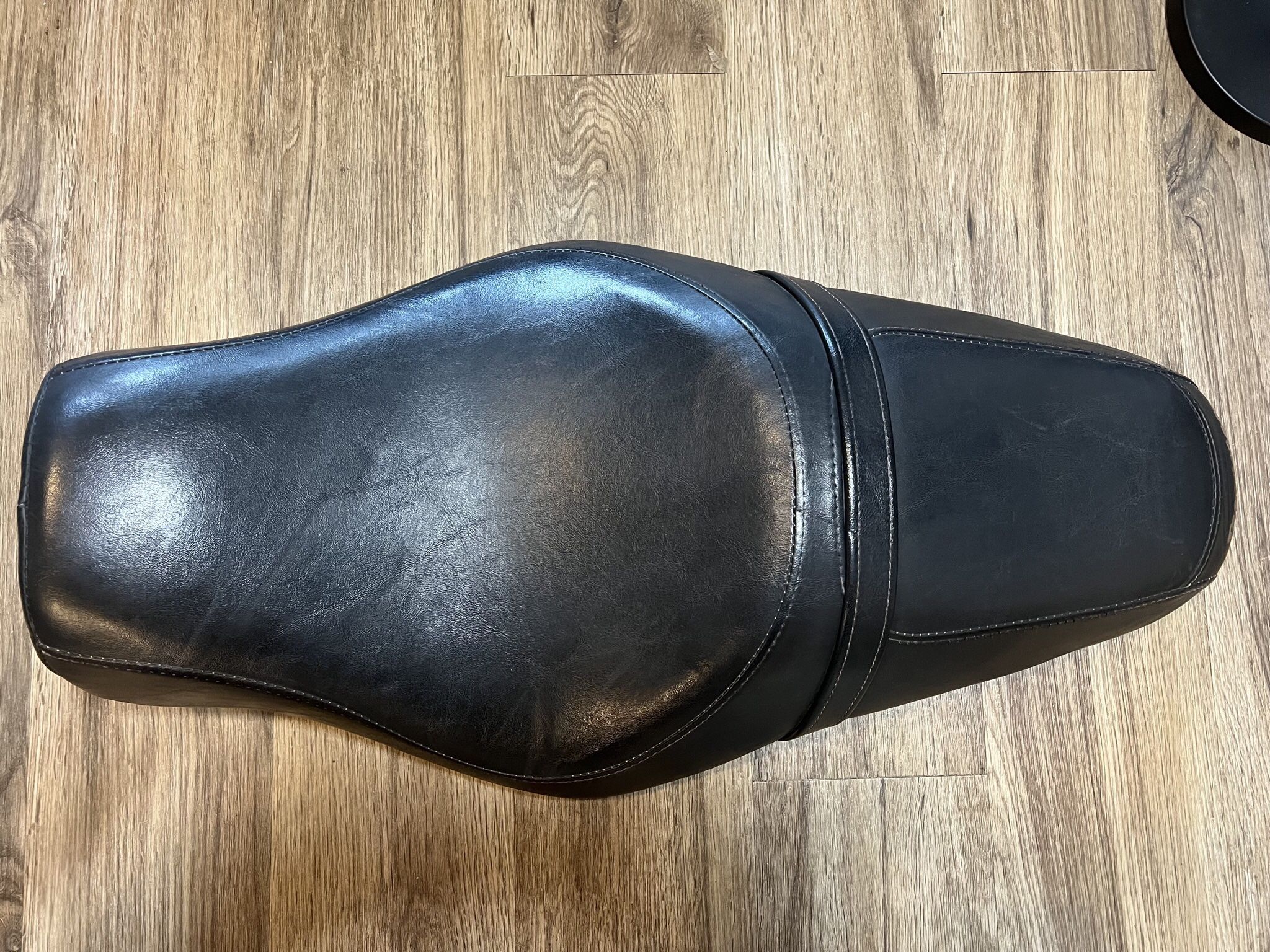 Harley Davidson RDW-92/61-0067 OEM Sportster seat #51530-07