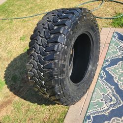 TOYO OPEN COUNTRY 35X12.50/18 TIRE
