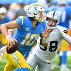 Las Vegas Raiders Vs Los Angeles Chargers
