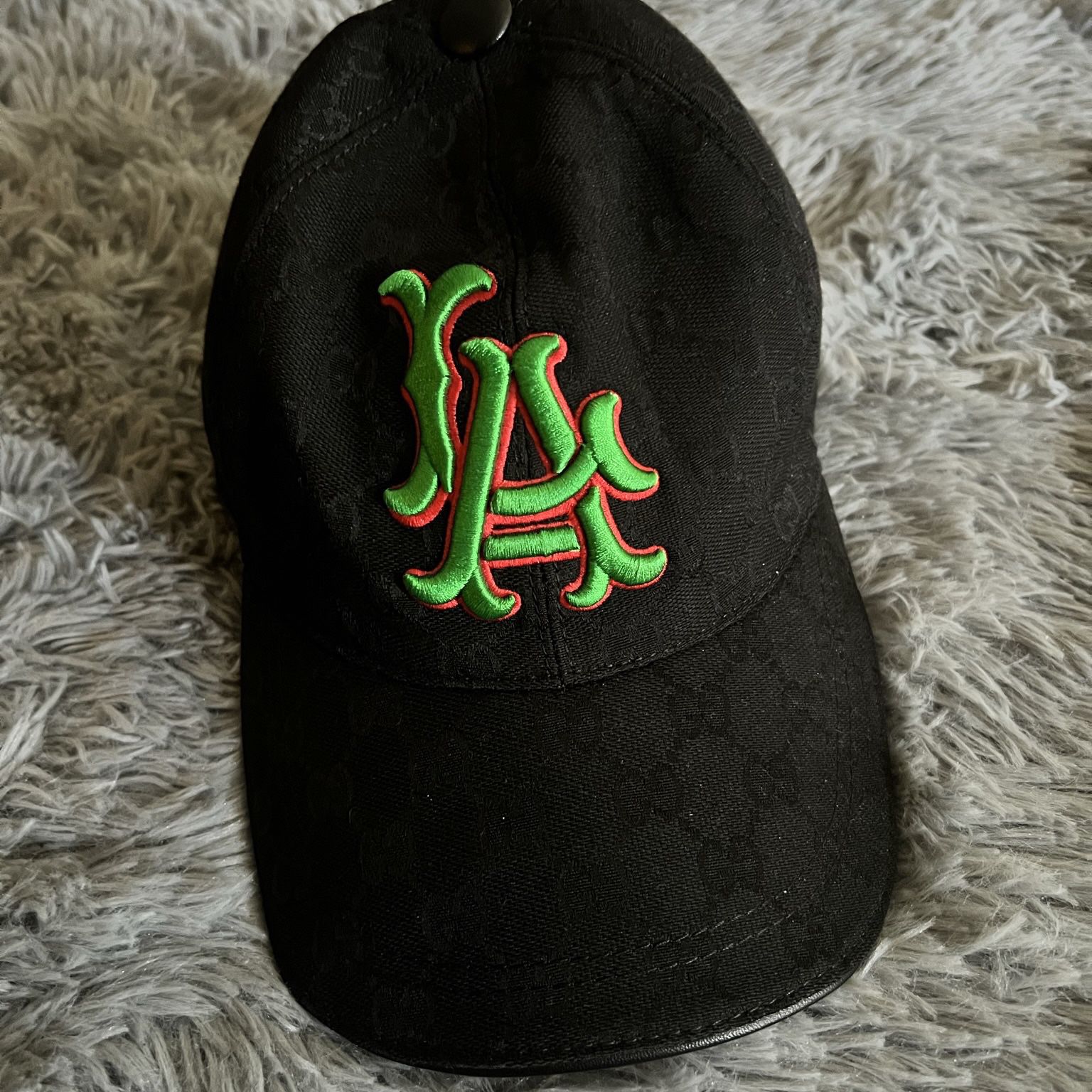 Gucci “LA” logo hat