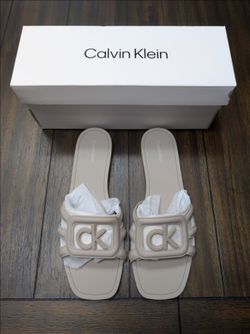 NEW Calvin Klein Yoana Sandals Size 9