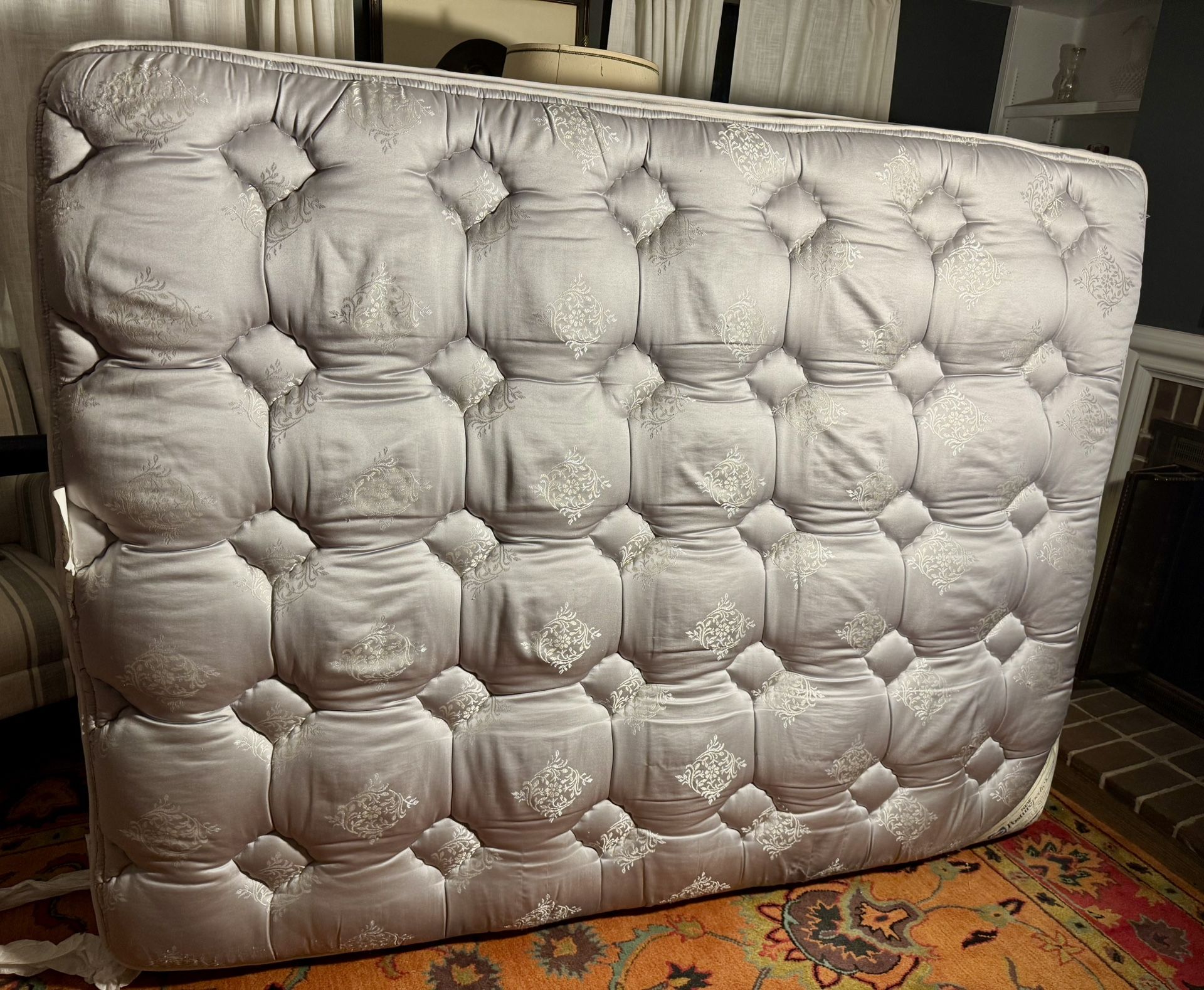 sealy posturepedic Guest room QUEEN MATTRESS $150 &boxspring $25