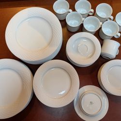 Porcelain Fine China Service for Eight [8]-Hutchenreuther Seta & Bianca