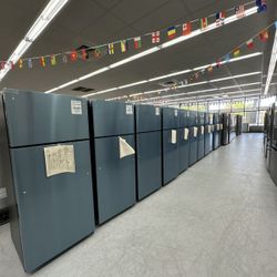 OVERSTOCKED Refrigerators Discounted