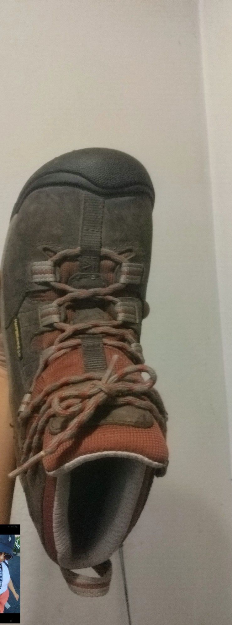 Women's Hiking Boots Size 7 (Keen)