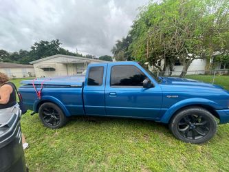 Truck bed cover