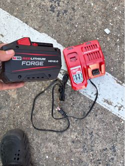 Brand New Milwaukee M18 REDLITHIUM XC Battery & M18/M12 Rapid Charger Kit