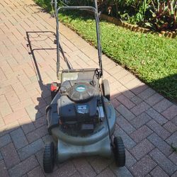 Used Craftsman Self-propelled Rwd Lawnmower 