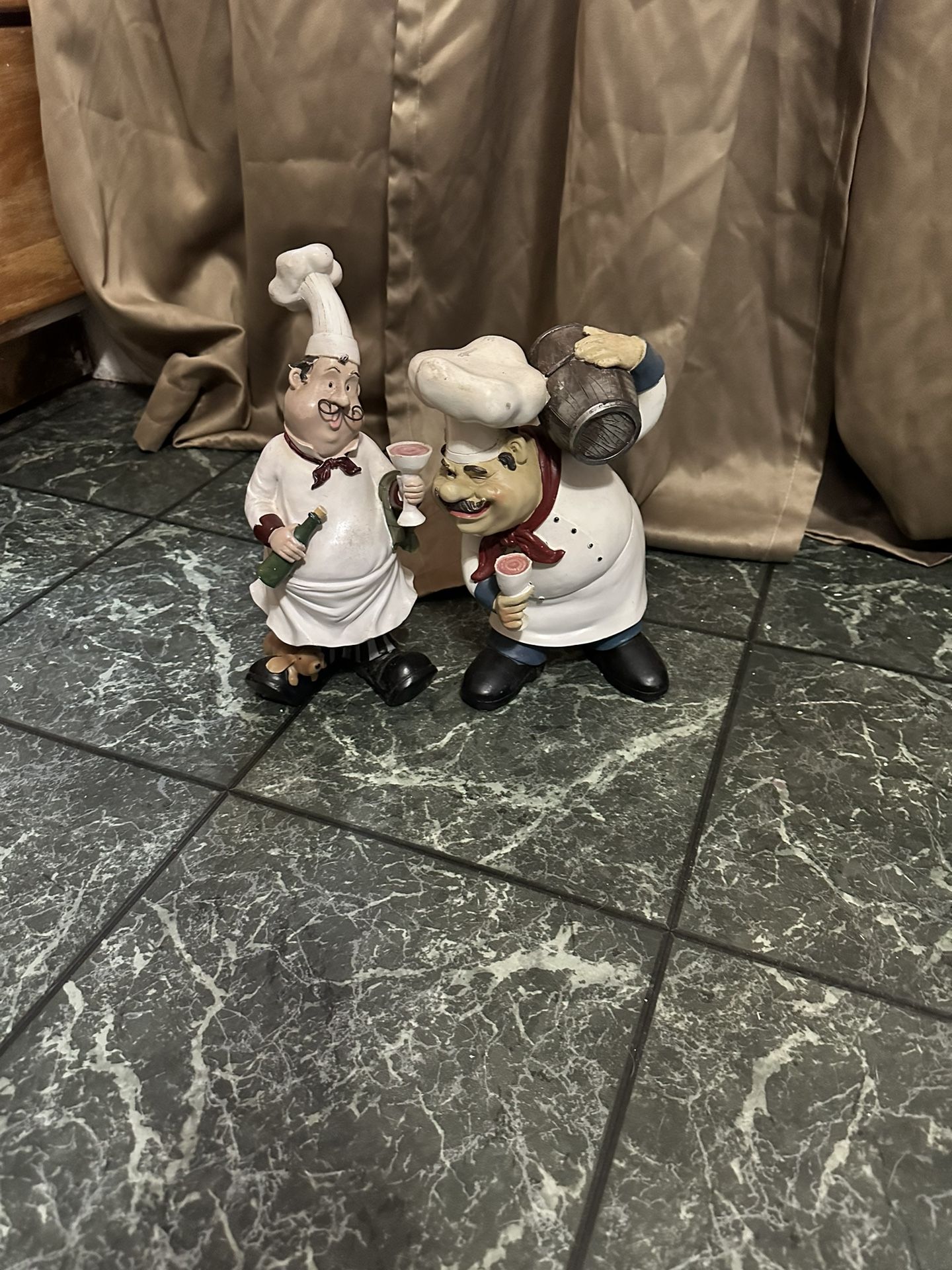 2 Chef figurines