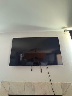 Hisense Tv 50 with remote