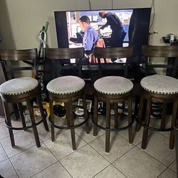 4 Bar Stools