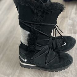 Black and Silver Nike Snow Boots for Women Size 9