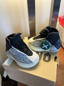 Yeezys QNTM Infant 5K